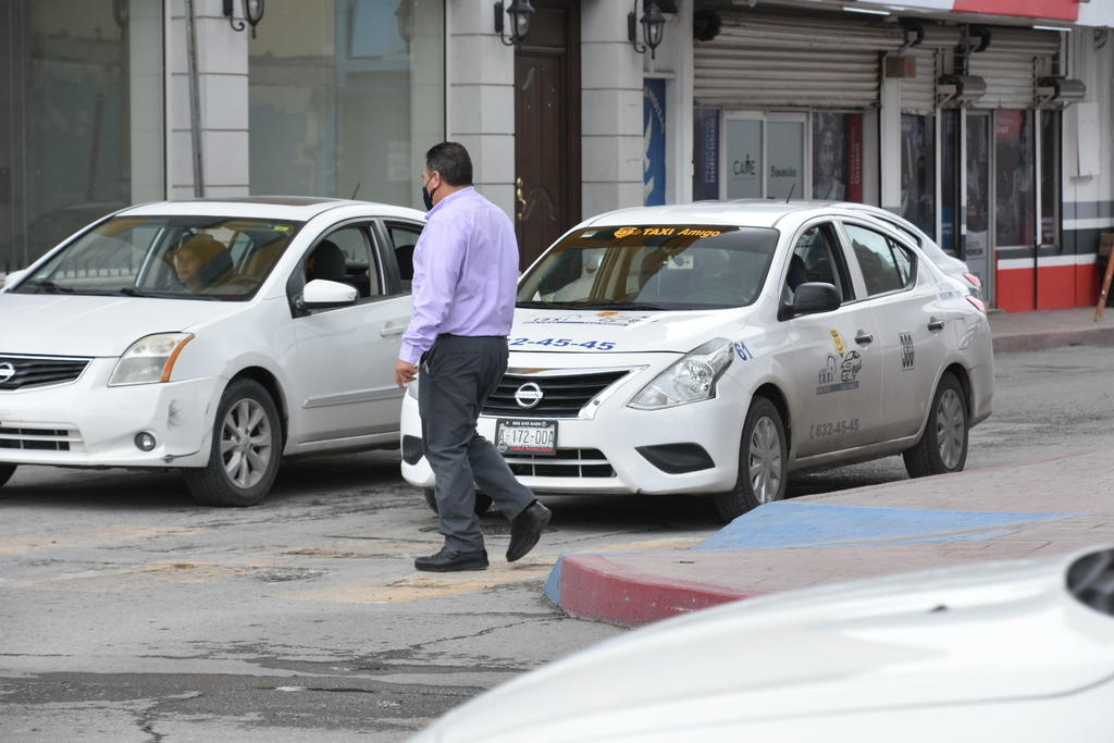 CTM de región Centro de Coahuila demanda retiro de Uber y taxis en mal estado