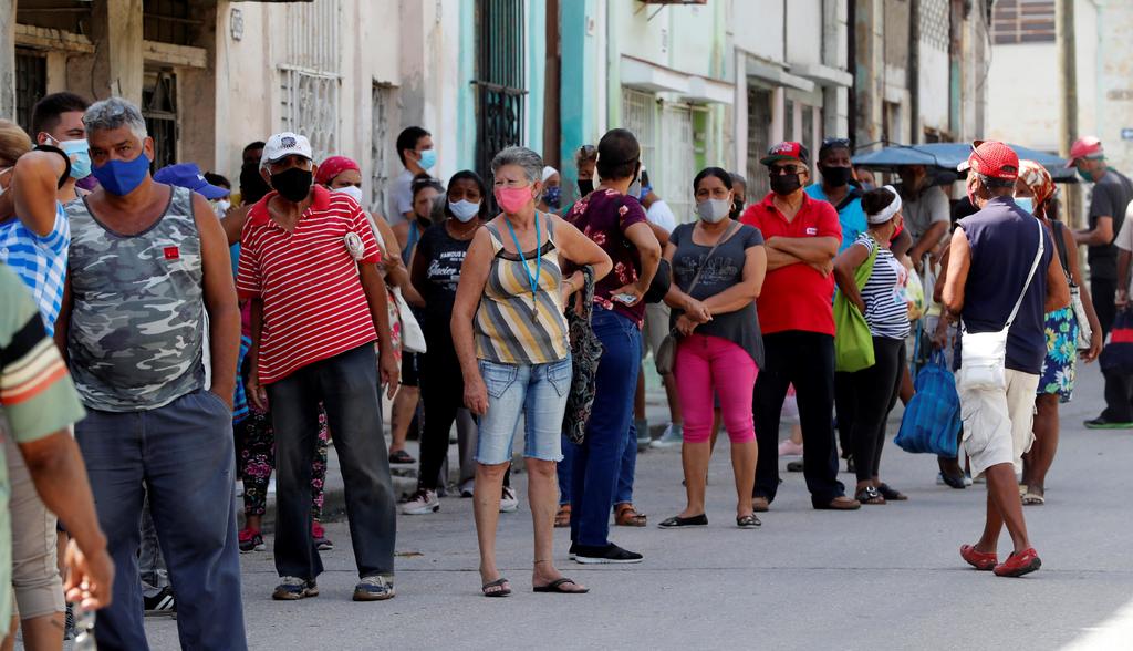 Cuba bate récord de contagios y muertes de COVID-19 en el último día