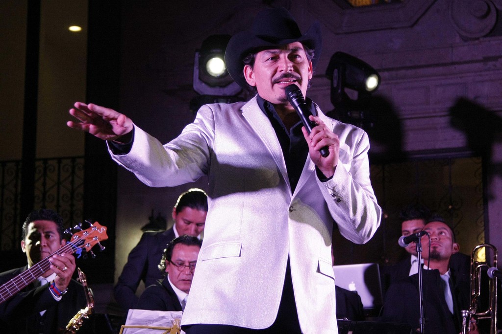 José Manuel Figueroa lanza disco en honor a su padre Joan Sebastian