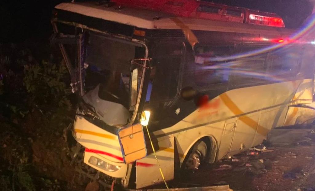 Accidente en la autopista Guadalajara-Tepic deja cuatro muertos y 16 lesionados