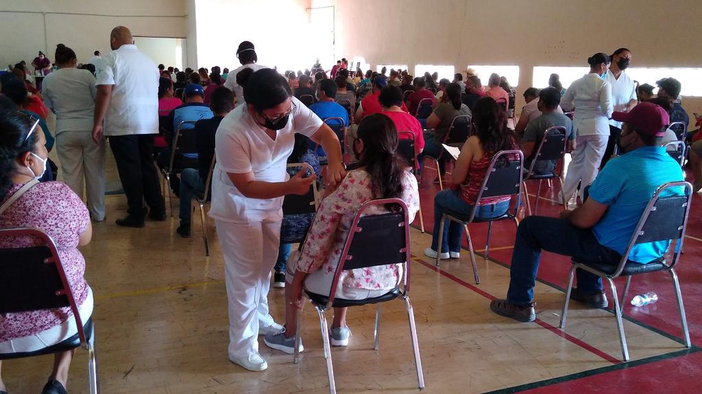 Vacunación antiCOVID iniciará en población de 18 a 39 años en región fronteriza de Coahuila