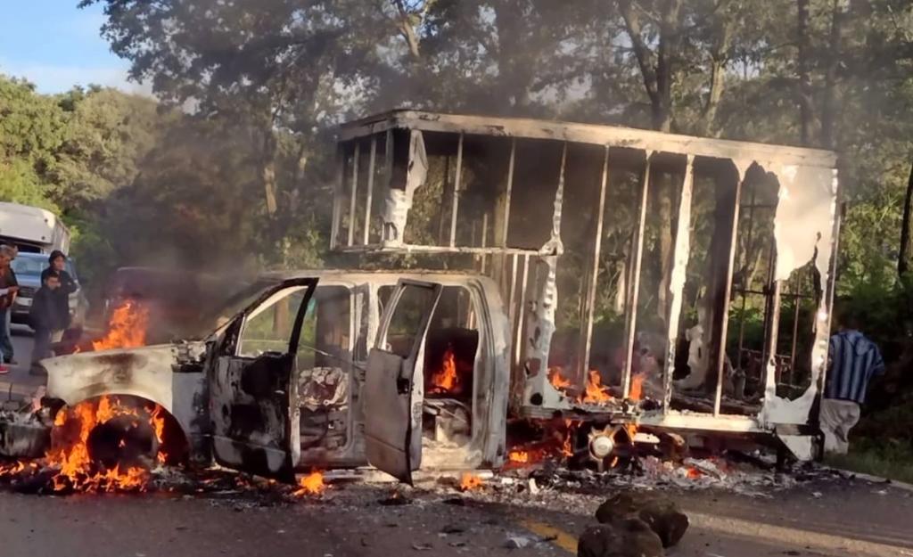 El Cártel Jalisco Nueva Generación ataca, bloquea y quema vehículos en varios puntos de Michoacán