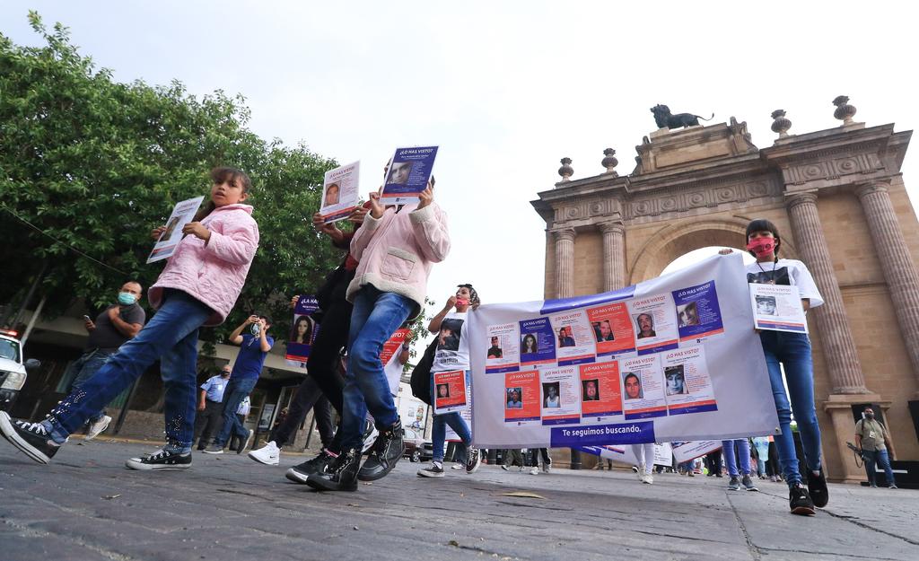 Maestros protestan por desaparición de profesor y su primo en Celaya