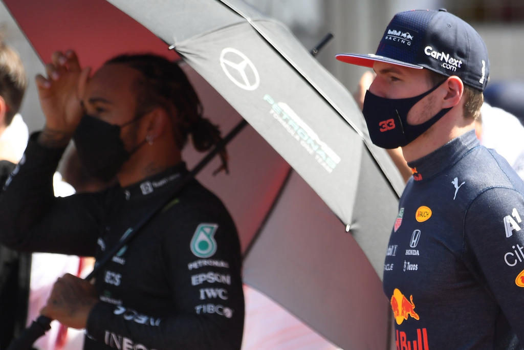 Red Bull pide que paren los insultos raciales contra Lewis Hamilton