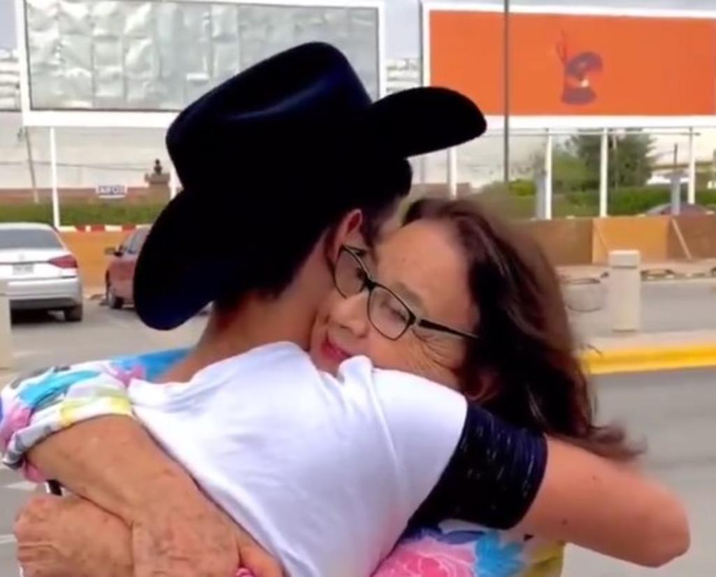 Tras escándalo, Pablo Montero comparte su llegada a Torreón junto a su hijo