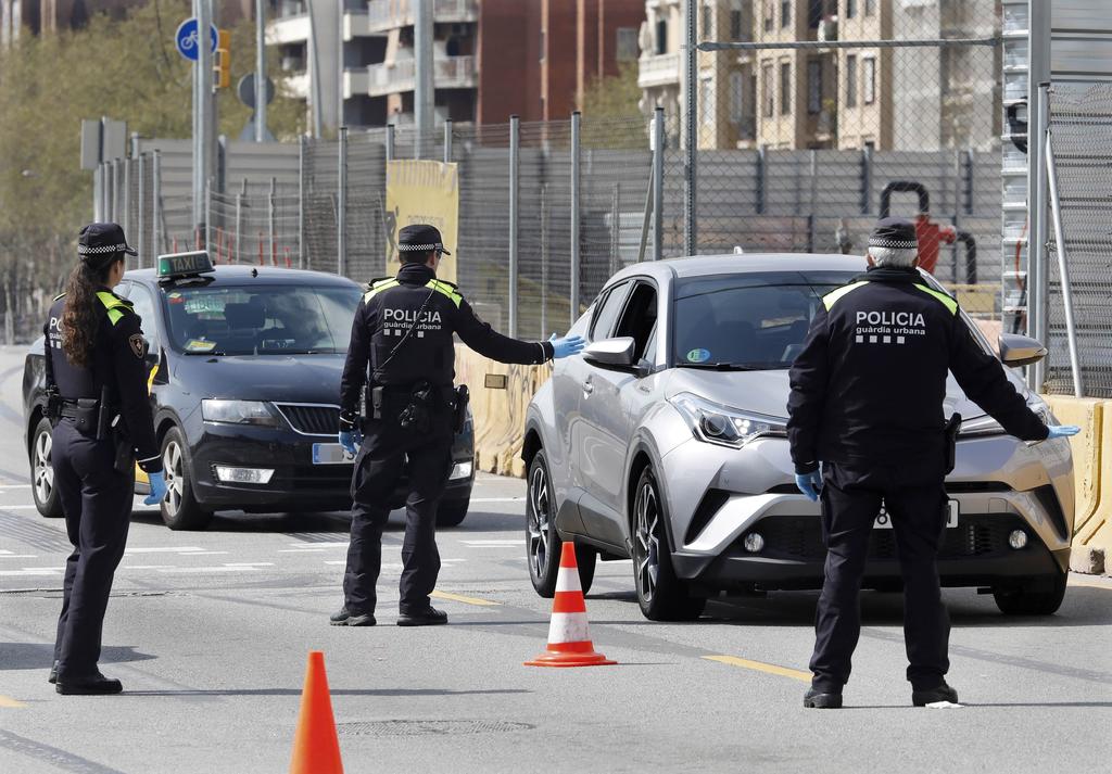 Un vehículo embiste una zona peatonal en Marbella