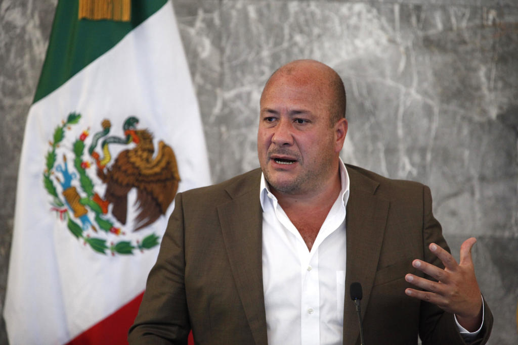 Enrique Alfaro acusa de 'irresponsable' a López-Gatell por conflicto sobre vacunación COVID