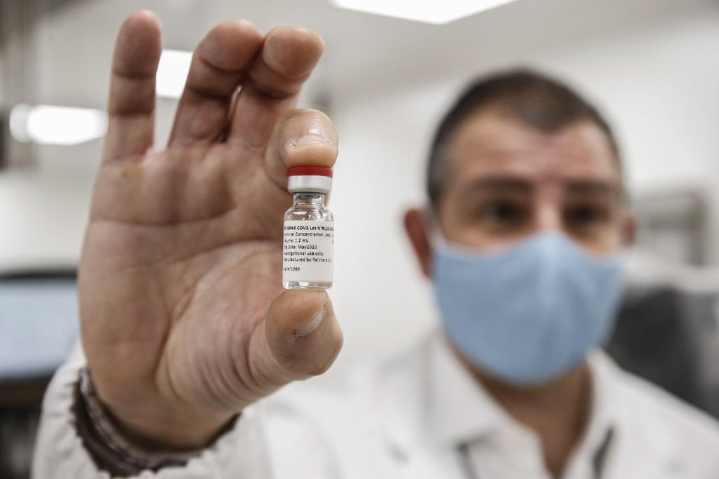 México evalúa producir futura vacuna italiana contra COVID