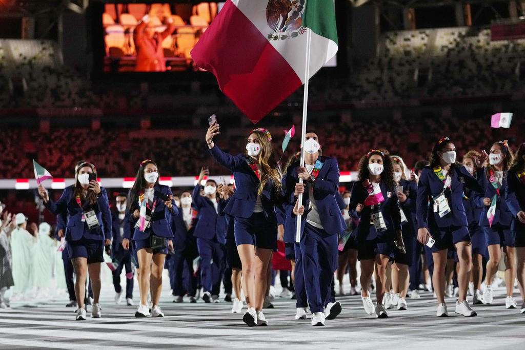 Rommel Pacheco y Gaby López, la primera pareja abanderada de México en los Juegos Olímpicos