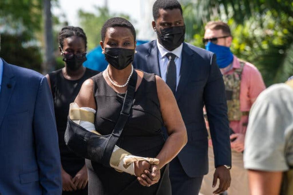 La primera dama de Haití llega al velatorio del expresidente Jovenel Moise