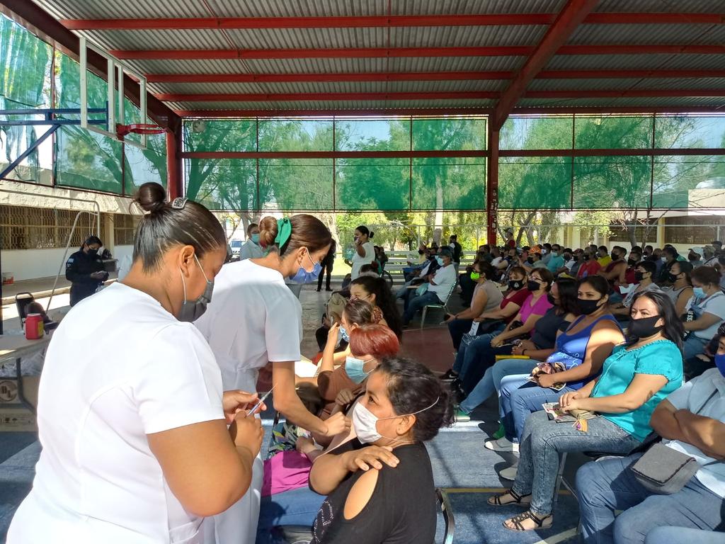 Concluye vacunación de segunda dosis antiCOVID en Torreón para adultos de 40 años