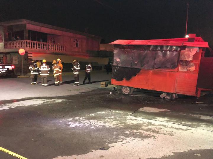 Camioneta se impacta contra negocio en Saltillo; al interior una mujer murió calcinada