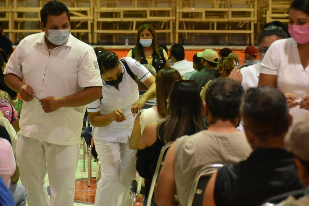 Secretaría del Bienestar anuncian módulo de vacunación contra COVID en rezagados de 40 a 49 años en Monclova