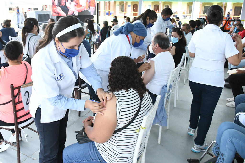Torreón cierra con 75 mil 800 personas de más de 40 años vacunadas contra el COVID