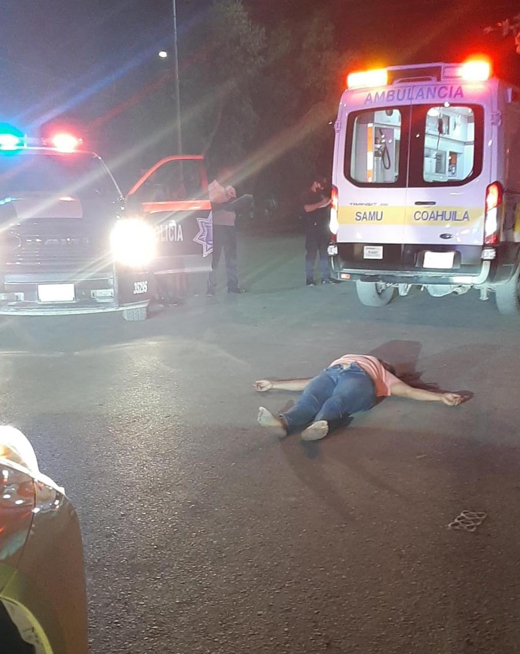 Reportan a mujer atropellada en la colonia Francisco Villa de Torreón; estaba dormida en medio de la vialidad