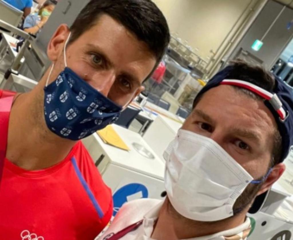 Gignac y Novak Djokovic se encuentran en la Villa Olímpica de Tokio 2020