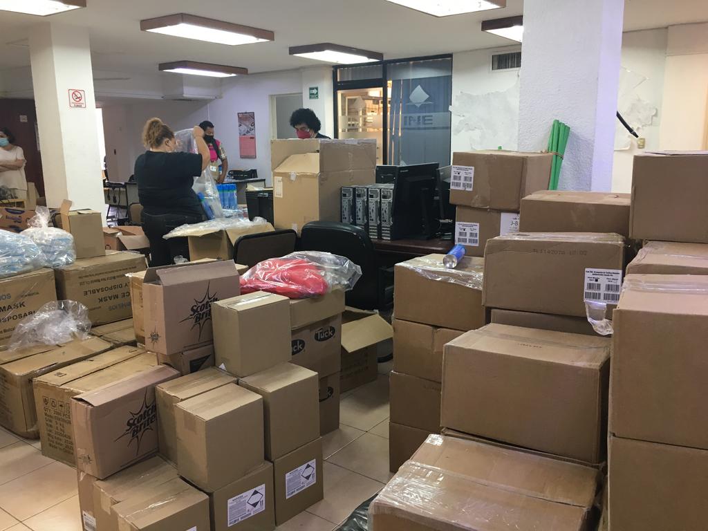 El INE avanza con preparación de Consulta Popular en La Laguna; entregan paquetes con boletas