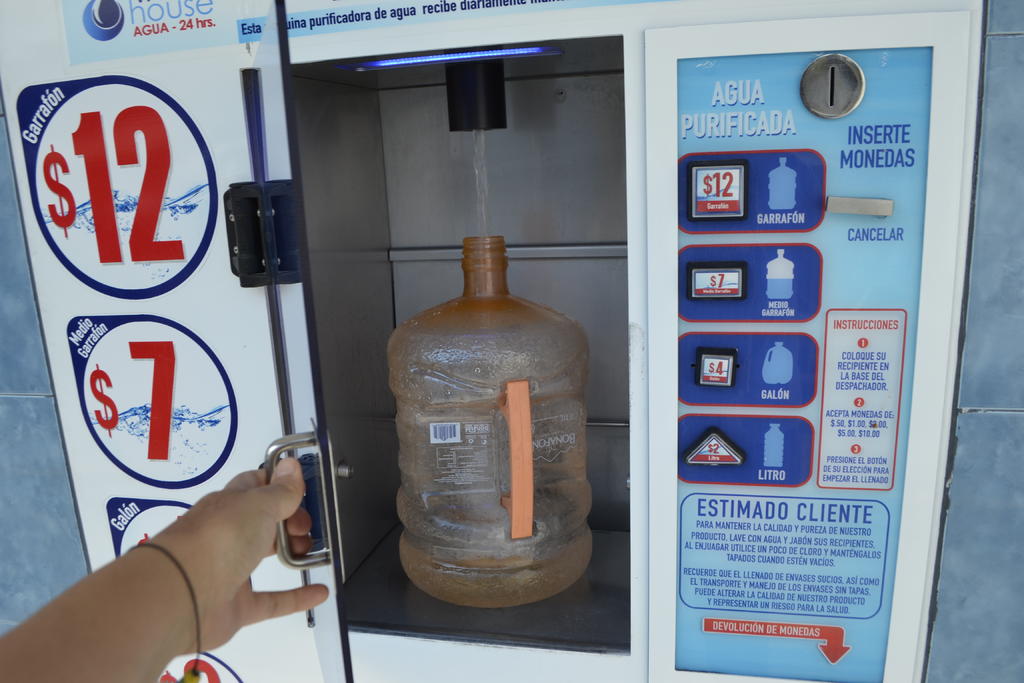 Unas 12 máquinas expendedoras de agua en Torreón son sancionadas por incumplir norma sanitaria