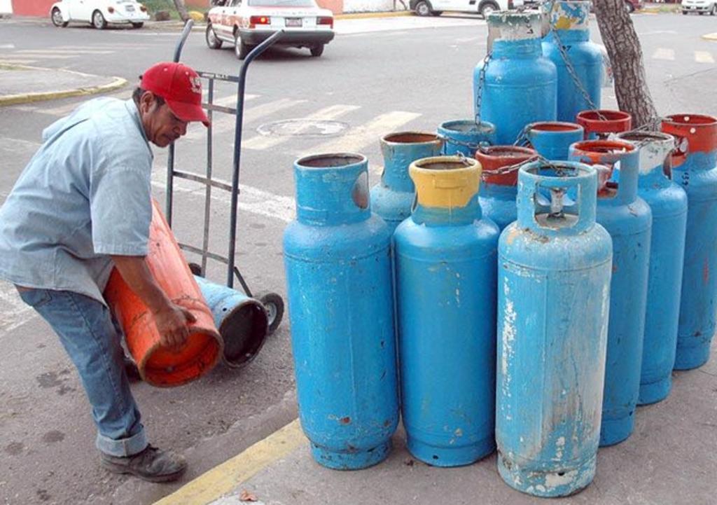 Gobierno de México solicitará a Comisión Reguladora de Energía fijar precio máximo a gas LP