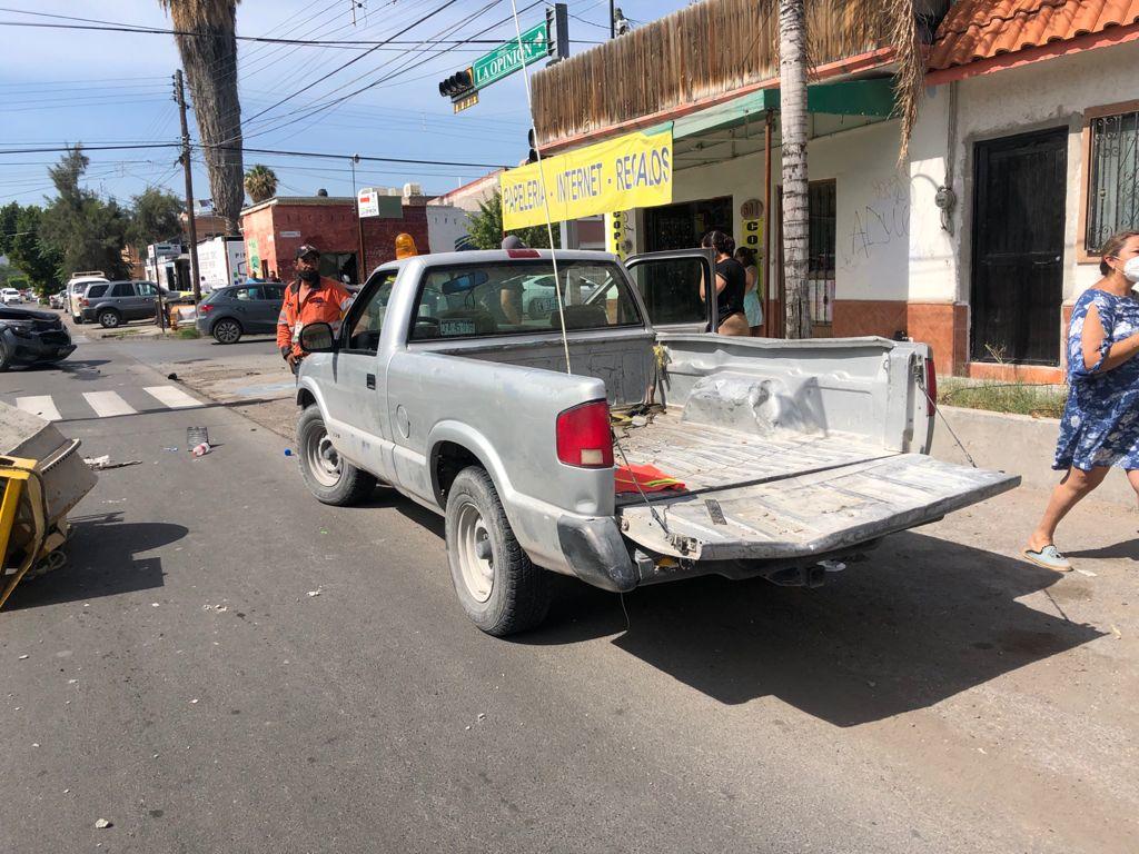 Choque en la zona Centro de Torreón deja daños por 110 mil pesos
