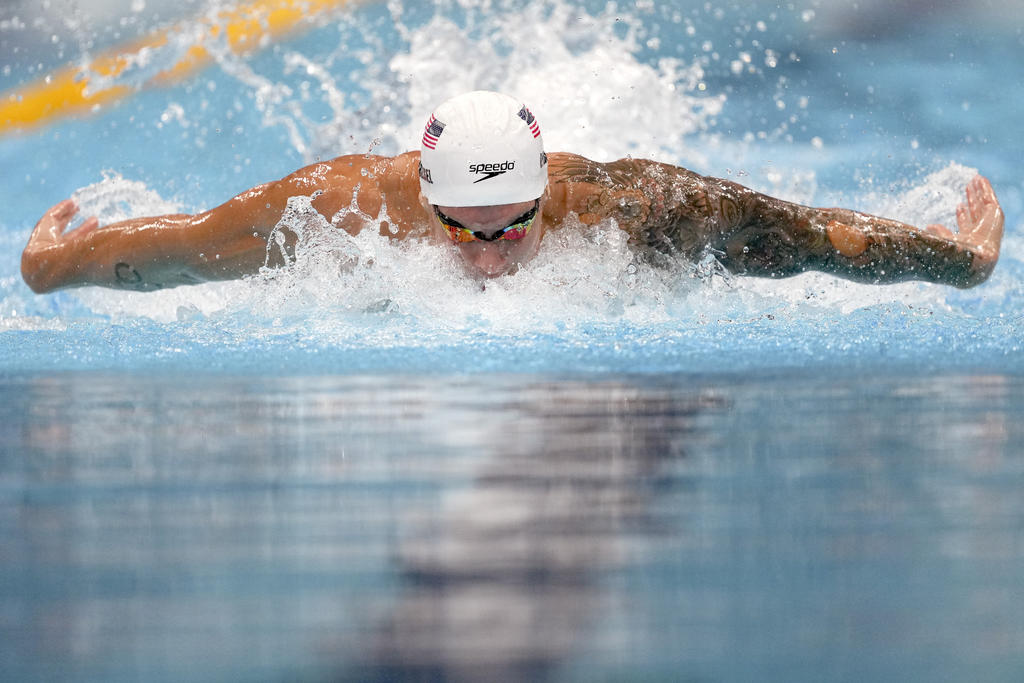 Caeleb Dressel iguala récord olímpico en 100 metros mariposa en Tokio 2020