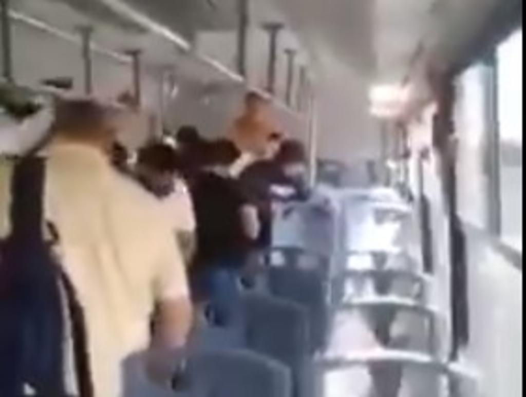 Serpiente sorprende a pasajeros de autobús en Nuevo León