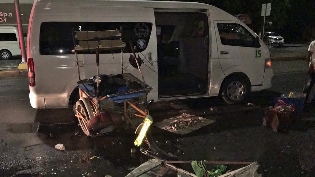 Camioneta impacta a triciclo en Campestre La Rosita de Torreón; un sexagenario resultó lesionado