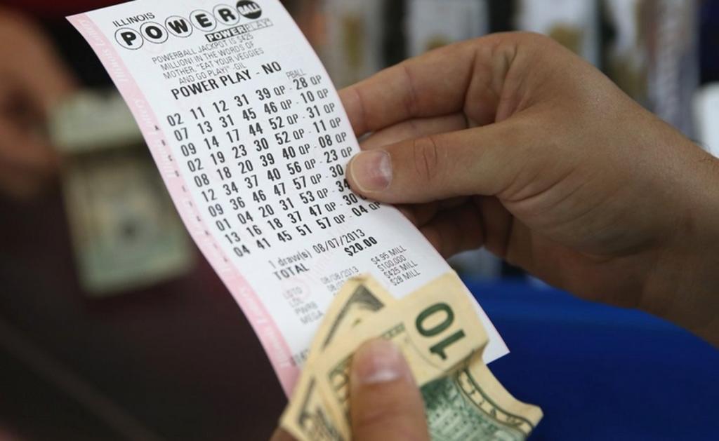 Mexicano gana la lotería en EUA pero no puede reclamar el premio porque es indocumentado