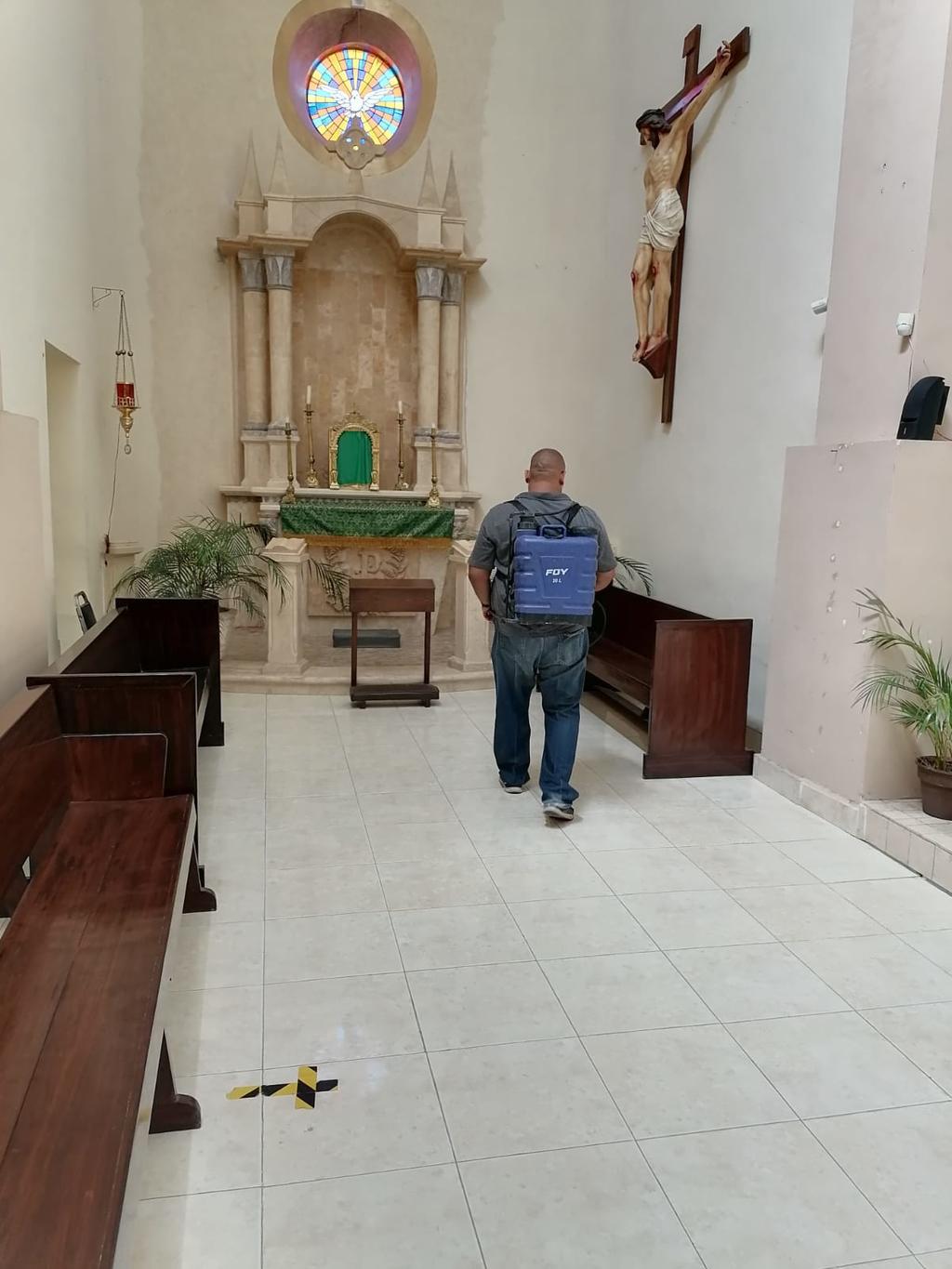 Sanitizan las iglesias de Lerdo para evitar contagios de COVID-19
