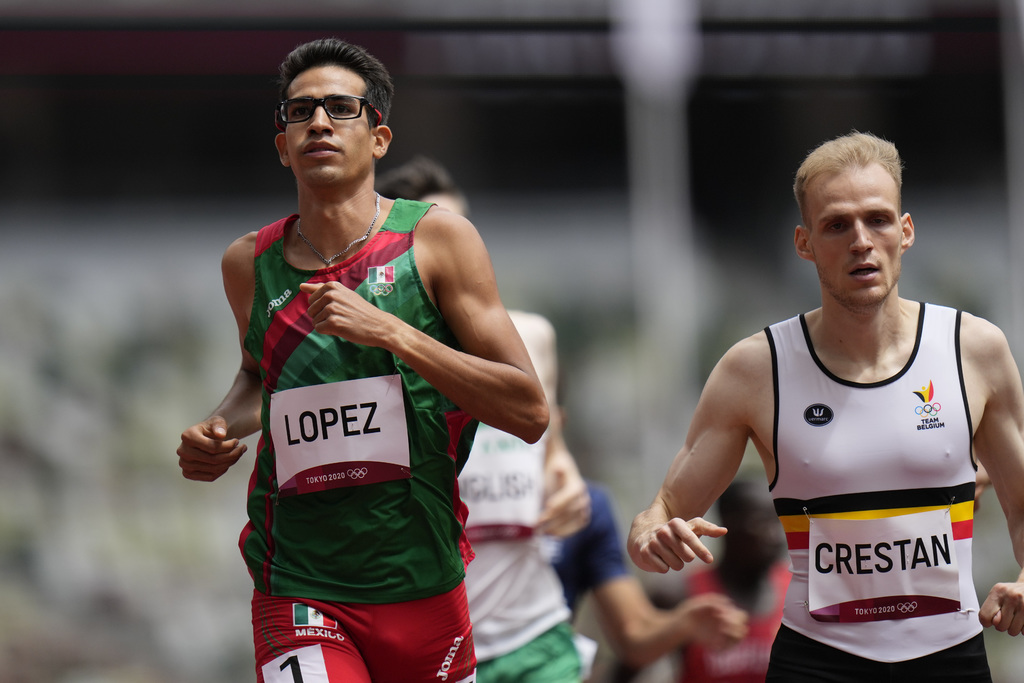 Tonatiú López avanza a semifinal en 800 metros