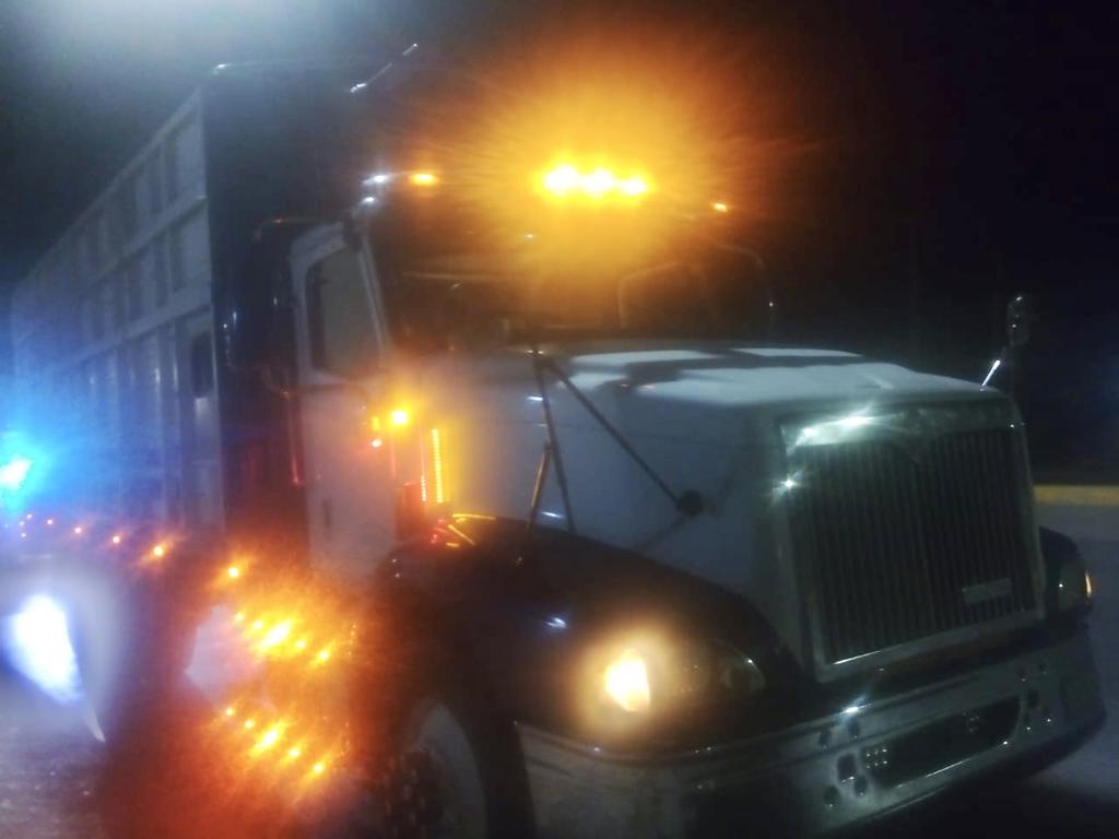 Camión de volteo arrolla a joven cerca del Manto de la Virgen en Torreón