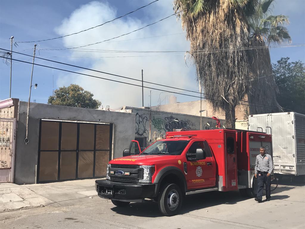 Incendio en finca abandonada de Torreón moviliza a los Bomberos