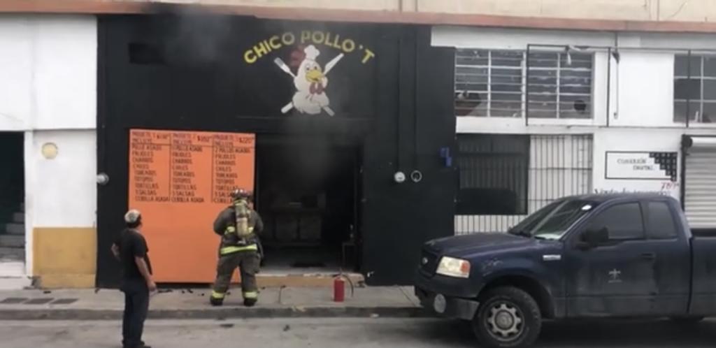 Negocio de venta de pollo asado se incendia en Saltillo