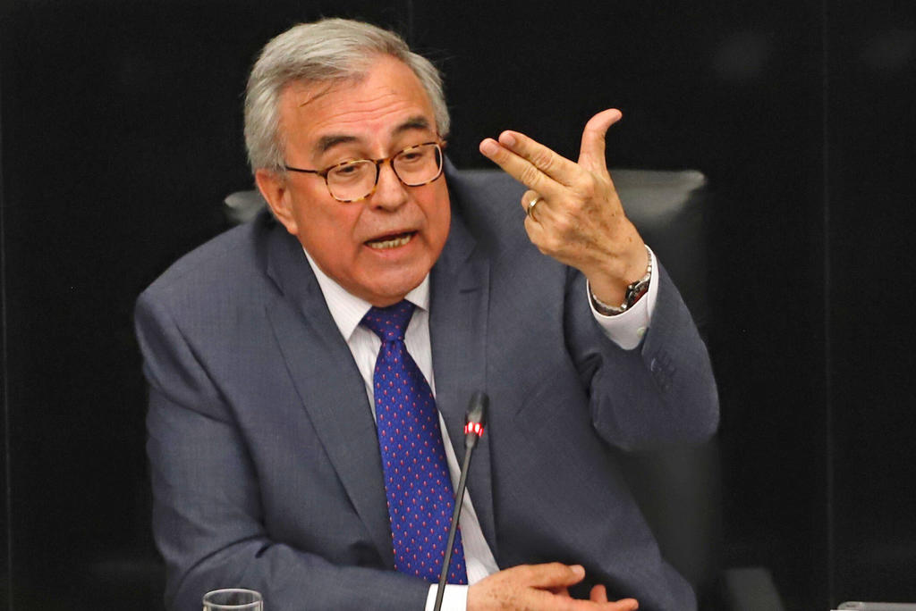 Gobernador electo de Sinaloa acude a votar en Consulta Popular