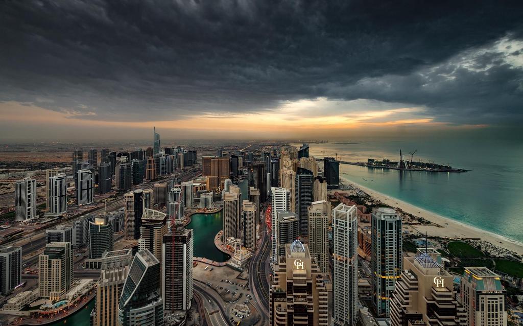 'Así es el primer mundo'; Dubái utiliza drones para producir lluvia