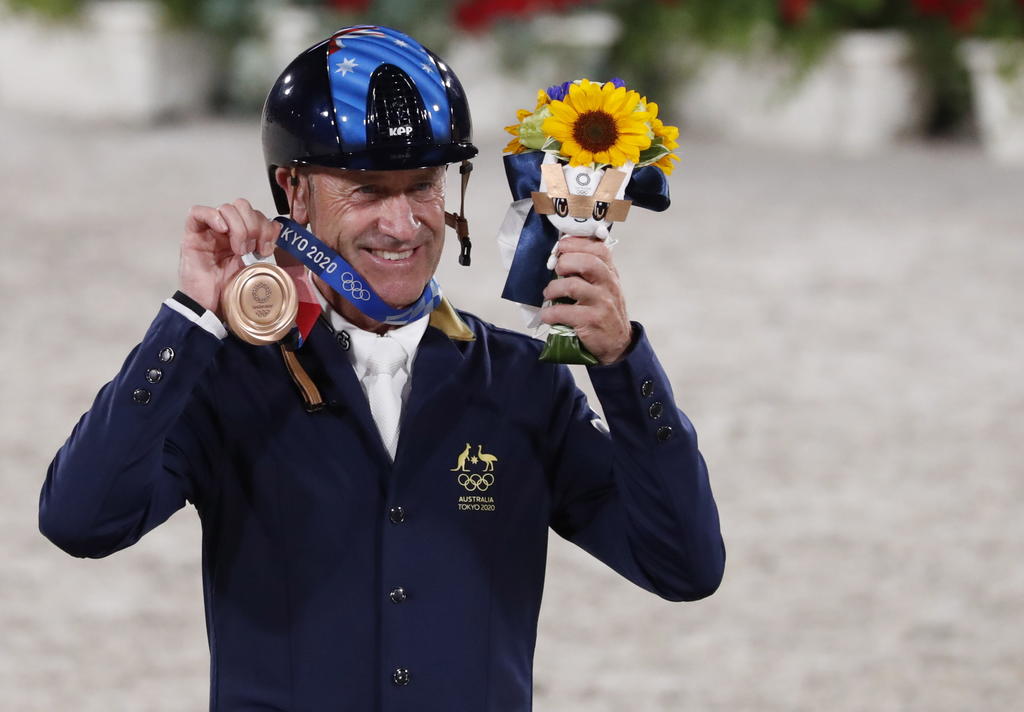 Jinete australiano, Andrew Hoy, se convierte en medallista olímpico de mayor edad desde 1968