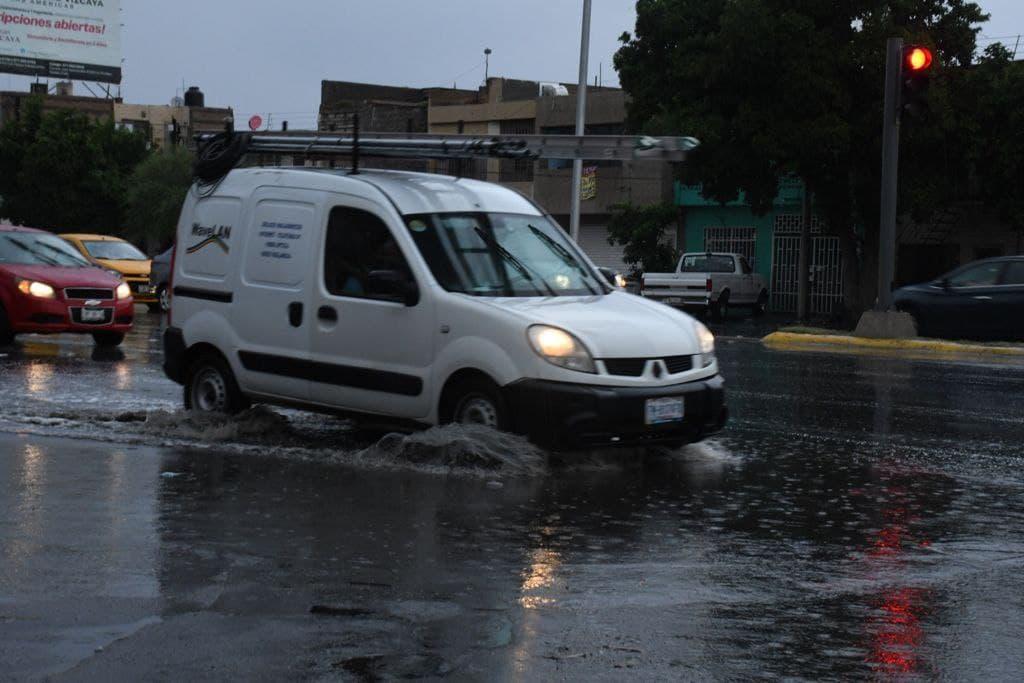 Lluvias en La Laguna dejan inundaciones y accidentes viales