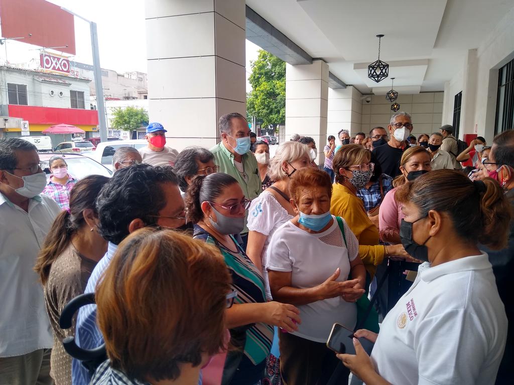 Se genera confusión en Torreón por registro para Pensión del Bienestar de Adultos Mayores