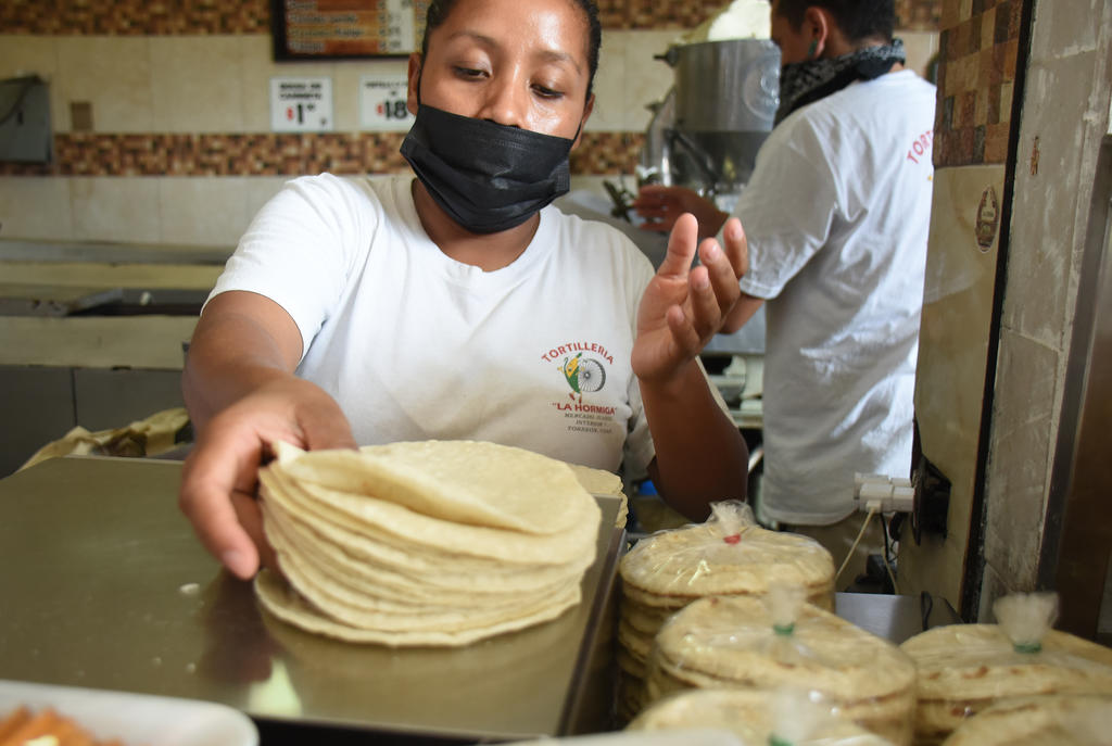 Las tortillas, pastas, aceites y pan de caja acumulan en México alzas de 7 a 13%