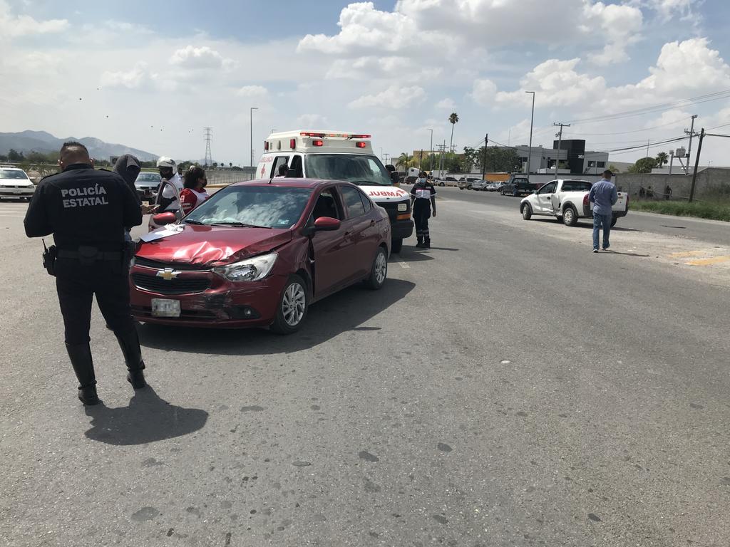 Fuerte accidente se registra en carretera a Mieleras de Torreón