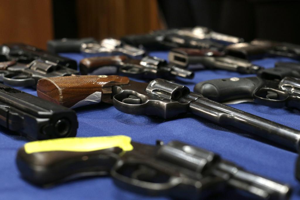 México presenta demanda contra 11 empresas que fabrican y venden armas en EUA