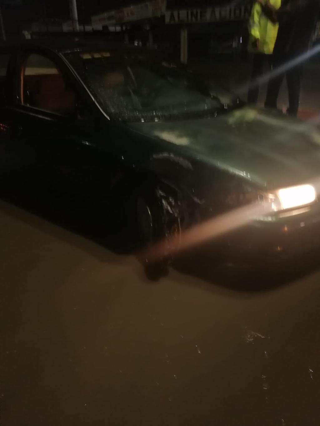Conductor ebrio provoca accidente en la zona Centro de Torreón y huye 