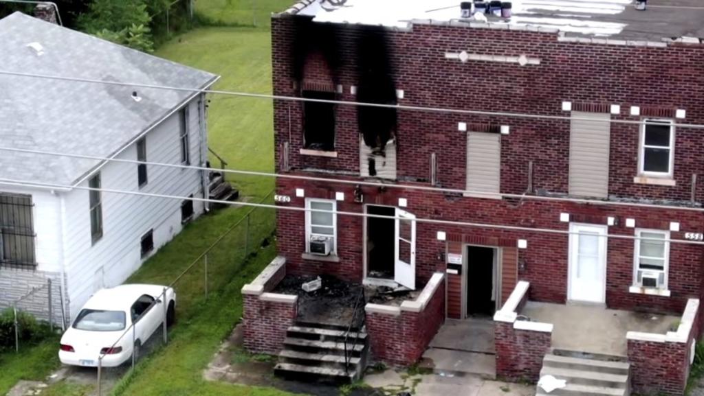Cinco niños mueren en incendio en su casa en Illinois