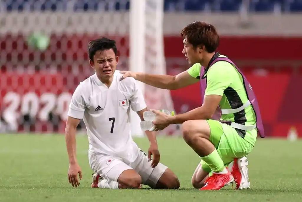 Ante derrota contra México, Kubo del equipo japonés rompe en llanto