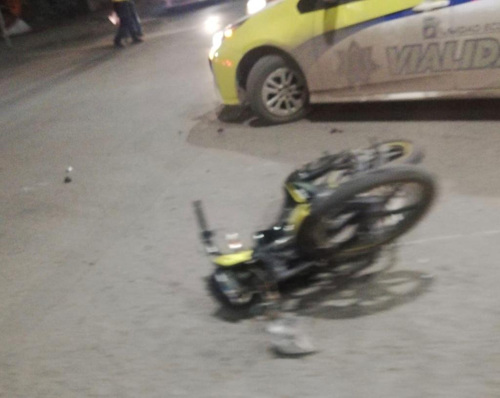 Adolescente de 13 años resulta lesionado tras accidente de motocicleta en Torreón