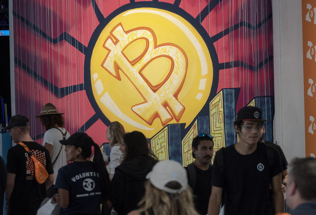 Bitcoin se acerca al millón de pesos