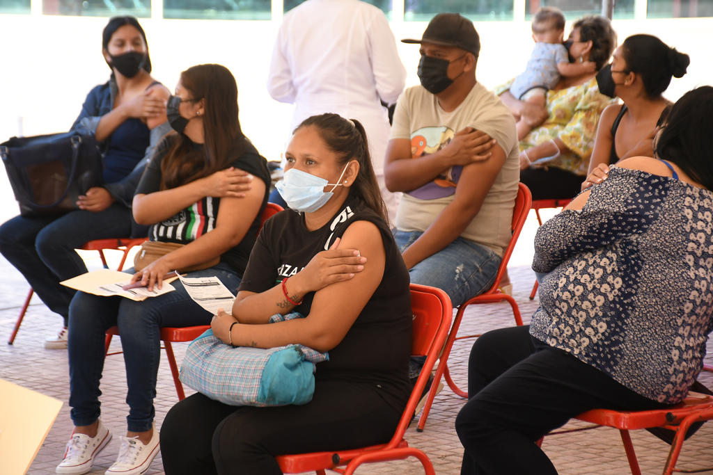En un día, aplicaron más de 18 mil vacunas antiCOVID a personas de 30 años y más en Torreón