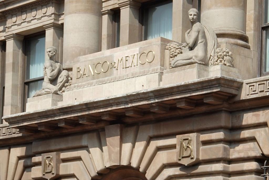 El Banco de México eleva la tasa de interés a 4.5 %