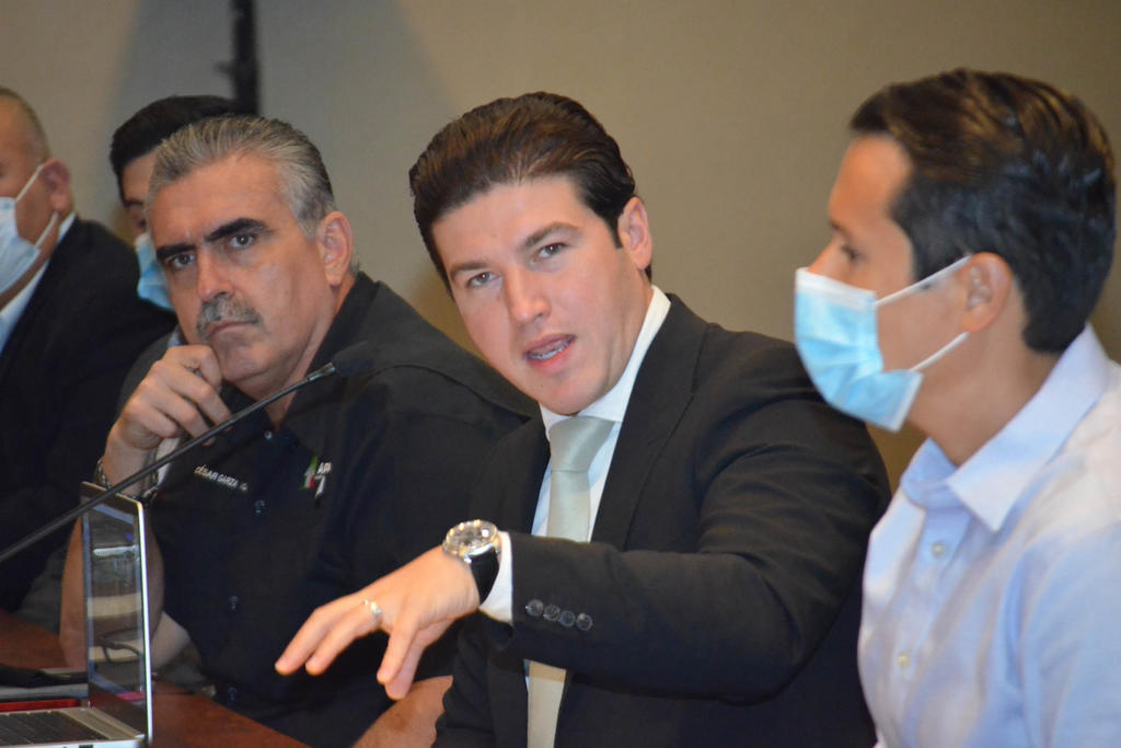 Samuel García asegura que vacunación contra COVID en Texas incluirá a menores de edad