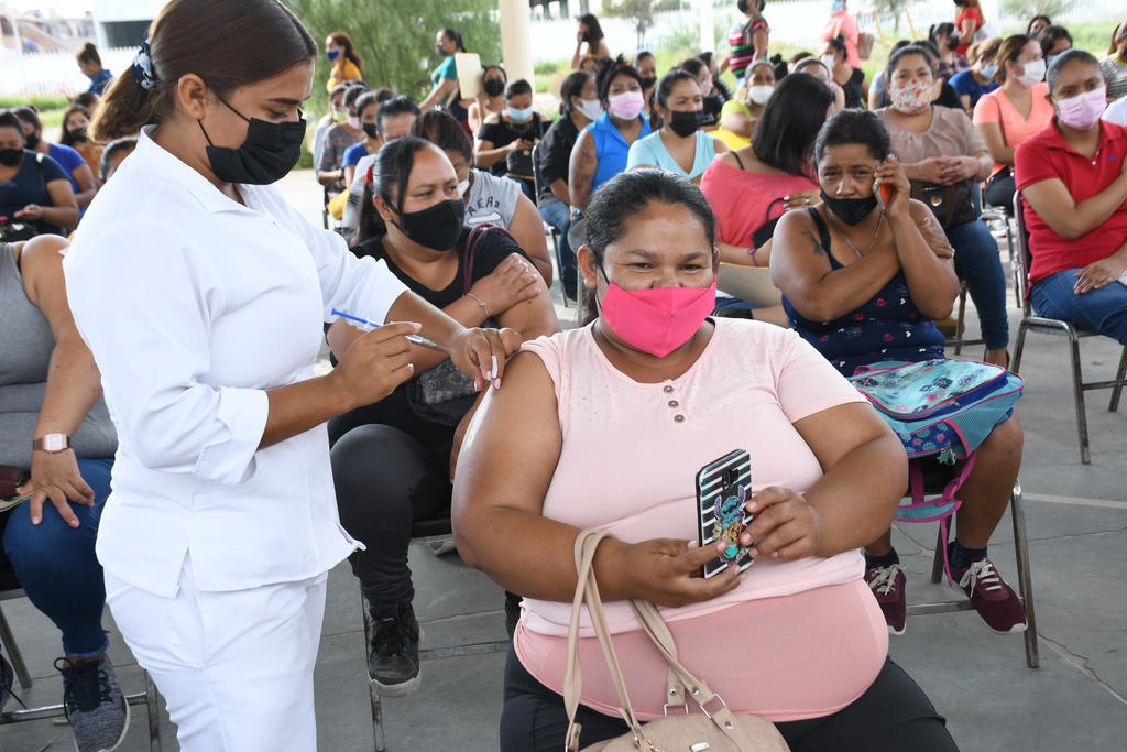 Torreón registra un avance del 61% en vacunación antiCOVID a personas de 30 años en adelante